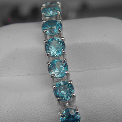 Fine 18 KT White Gold Blue Zircon Tennis Bracelet Litnon.com