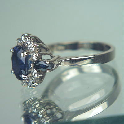 Royal Blue Ceylon Sapphire Diamond 14 kt Ring  Litnon.com