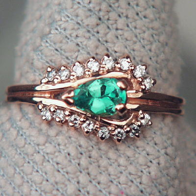 Pretty Colombian Emerald Diamond 14 kt Ring  Litnon.com