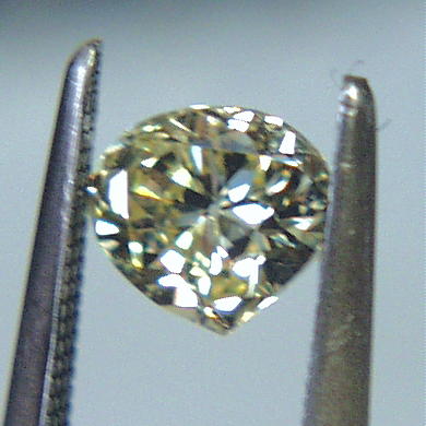 GIA Certified Natural Light Yellow Diamond 0.53ct.  Litnon.com