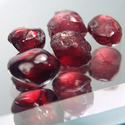 Quality Rhodolite Garnet Facet Rough Tanzania  Litnon.com