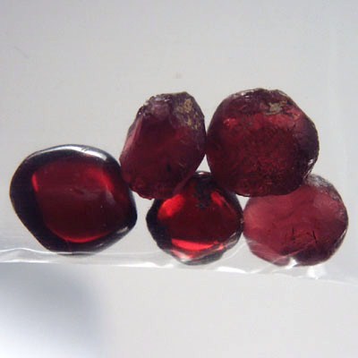 Quality Rhodolite Garnet Facet Rough Tanzania  Litnon.com