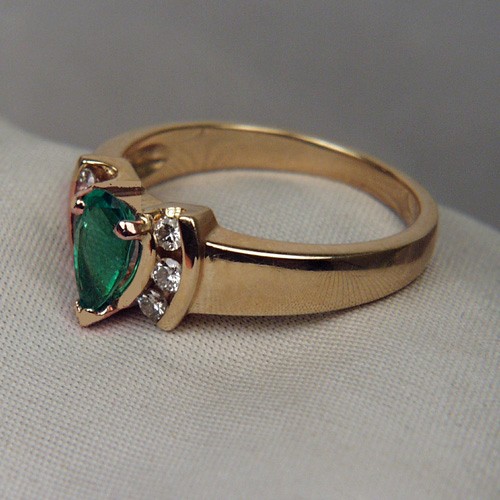 Super Color High Gem Grade Emerald and Diamond Ring  Litnon.com