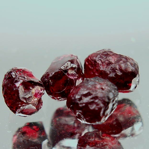 Rare Arizona Chrome Pyrope Ant Hill Garnet Facet Rough 129 carats Litnon.com