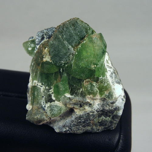 NR Fine Peridot Crystal Mineral Specimen Pakistan  Litnon.com