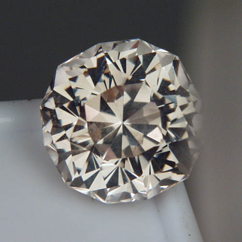 Quality Top Cut Russian Precious Topaz 16.25 ct  Litnon.com