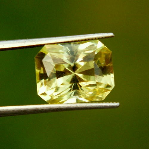 USA Cut Rare and Brilliant Yellow Apatite 5.39 ct  Litnon.com