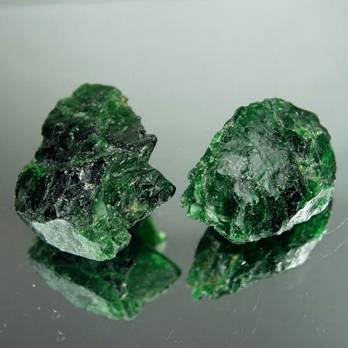 Extreme Green Siberian Chrome Diopside Rough 64 ct  Litnon.com