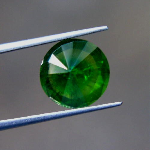 Huge Chrome Green Russian Demantoid Garnet 4.52 ct  Litnon.com