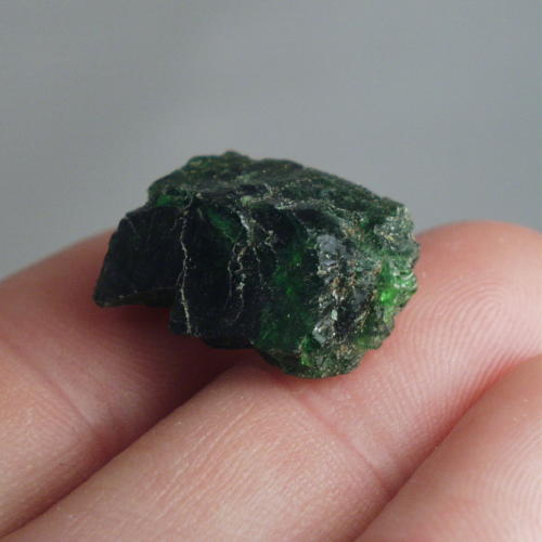 Extreme Green Siberian Chrome Diopside Rough  Litnon.com