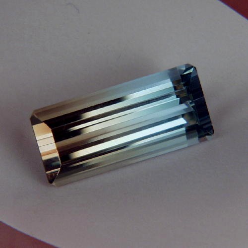Rare Natural Bi Color Topaz Ukraine 13.68 ct  Litnon.com