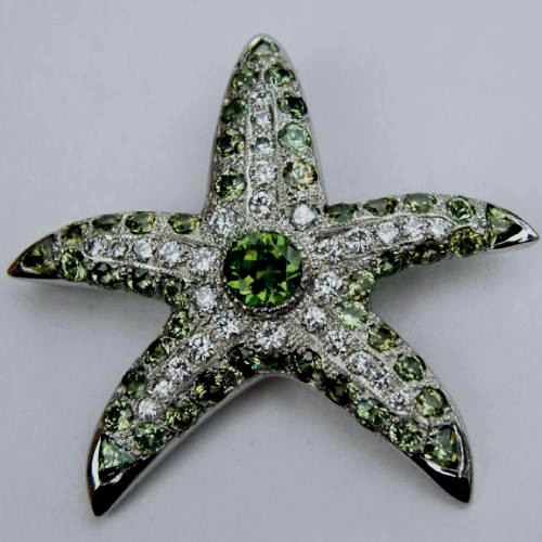 Platinum - Demantoid Garnet - Diamond Brooch - Pendant  Litnon.com