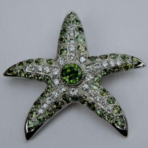 Platinum - Demantoid Garnet - Diamond Brooch - Pendant  Litnon.com