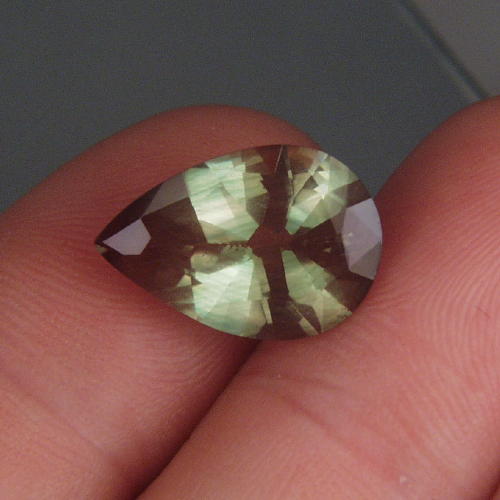 USA Cut Bi-Color Green and Red Congo Andesine 6.38ct  Litnon.com