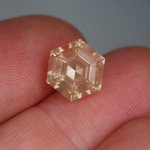 Top Cut Honey Labradorite Andesine 4.37 ct  Litnon.com