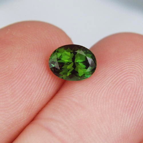 Fine Color Rich Green Tourmaline Afghanistan  Litnon.com