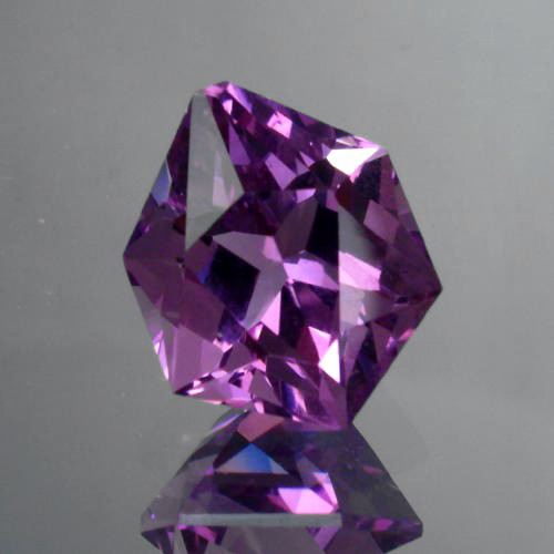 Top Cut and Bright Natural Amethyst Brazil 5.31 ct  Litnon.com