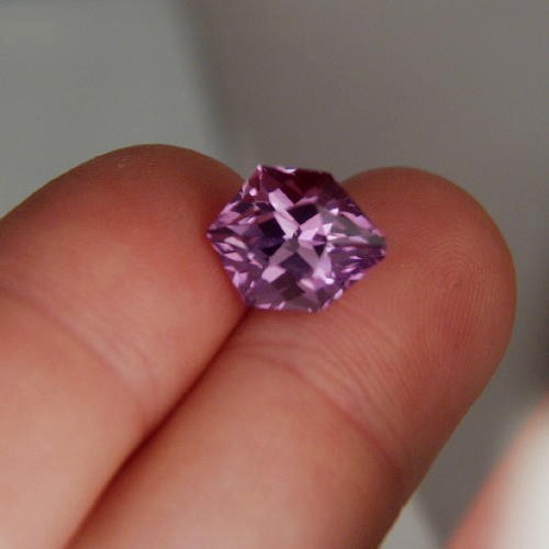 Top Cut and Bright Natural Amethyst Brazil 5.31 ct  Litnon.com