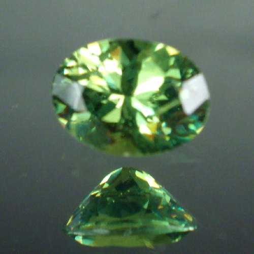 Bright and Pretty Demantoid Garnet Namibia  Litnon.com