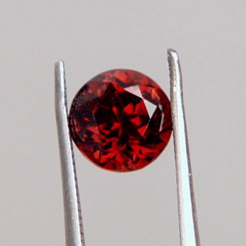 Top Cut Red Fire Crimson Color Umba River Garnet  Litnon.com