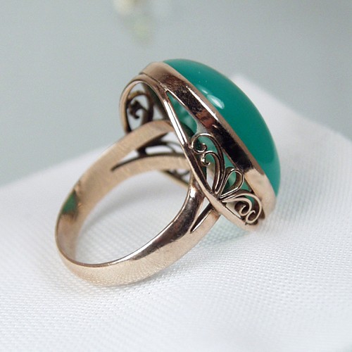Fine Color Vintage Nouveau Chrysoprase 14 kt Ring  Litnon.com