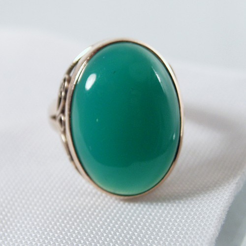 Fine Color Vintage Nouveau Chrysoprase 14 kt Ring  Litnon.com