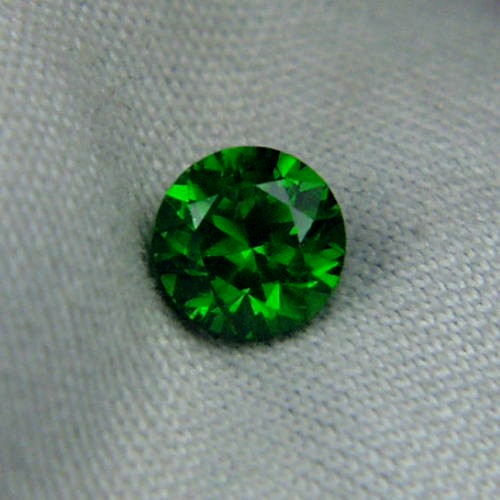 Top Gem Emerald Green Russian Demantoid Garnet  Litnon.com