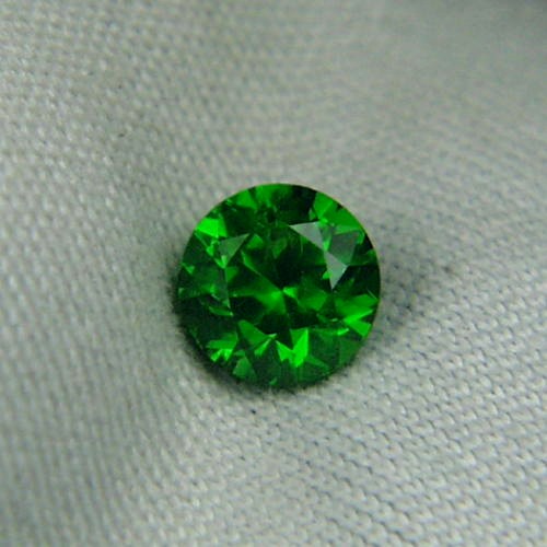Top Gem Emerald Green Russian Demantoid Garnet  Litnon.com