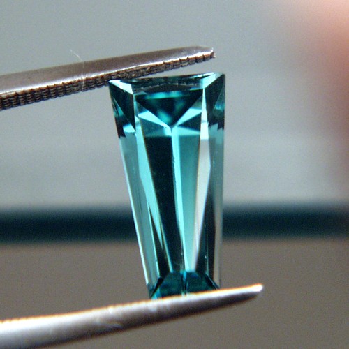 Neon Blue Color Top Cut Oyo Tourmaline 2.22 ct  Litnon.com