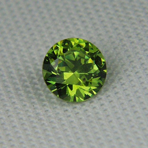 Special Quality Old Mine Russian Demantoid Garnet  Litnon.com