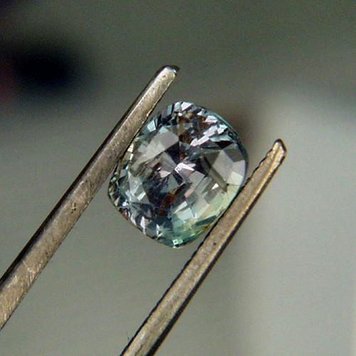 Russian Alexandrite Strong Color Change and VS Clean  Litnon.com