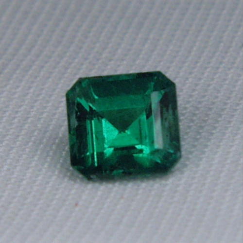 Bright and Rich Color Untreated Zambian Emerald  Litnon.com