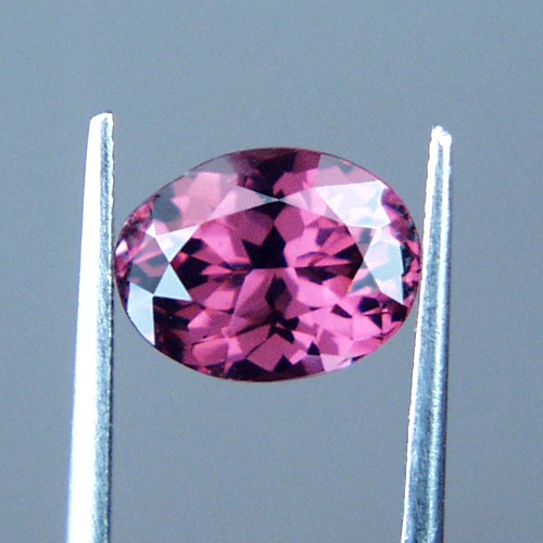 Top Cut Morogoro Color Shift Garnet Tanzania  Litnon.com