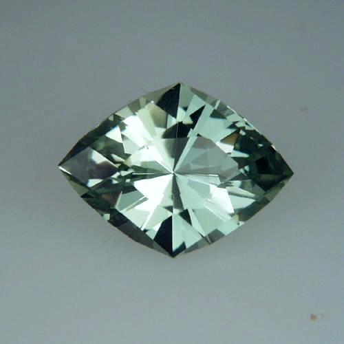 Top Cut Bright Green Beryl Brazil 13.39 ct  Litnon.com