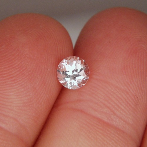 Special Quality and Cut White Ceylon Sapphire  Litnon.com