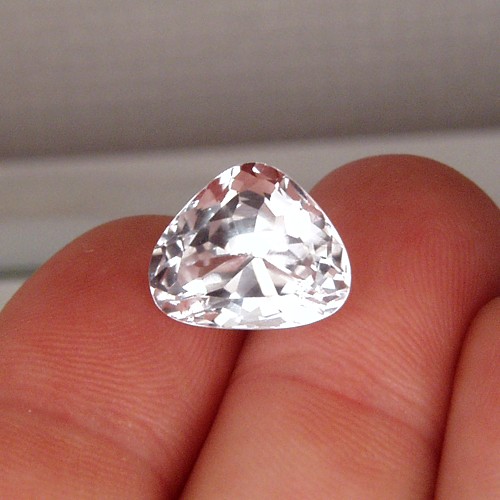 Top Cut White Triphane Spodumene Kunzite 9.86 ct  Litnon.com