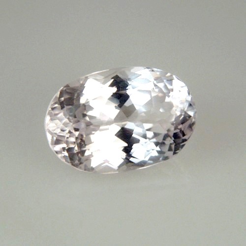 Top Cut White Triphane Spodumene Kunzite 19.58 ct  Litnon.com