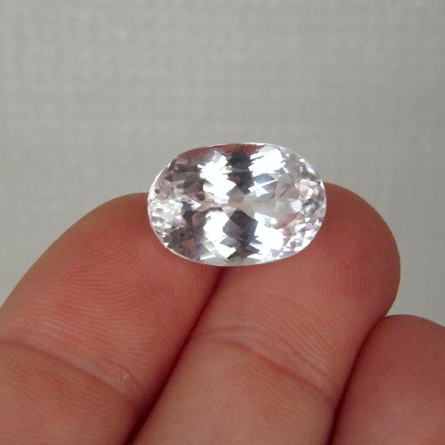 Top Cut White Triphane Spodumene Kunzite 19.58 ct  Litnon.com