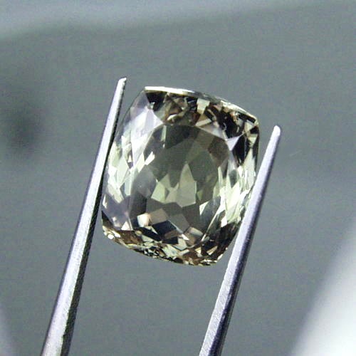 Big and Rare Color Change Diaspore Turkey 8.65 ct  Litnon.com