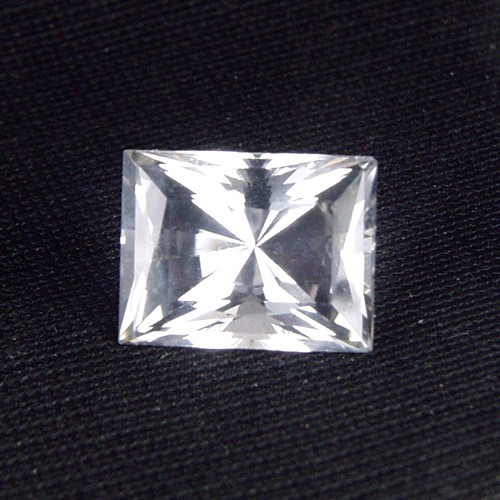 Competition Quality Cutting Natural Quartz 6.89 ct  Litnon.com