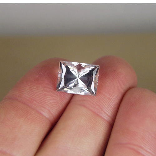 Competition Quality Cutting Natural Quartz 6.89 ct  Litnon.com