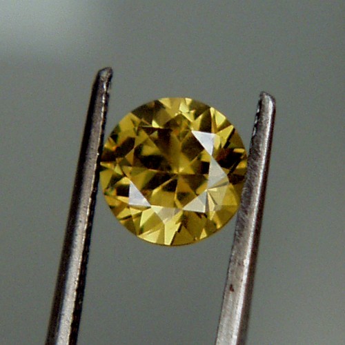 Brilliant Quality Color Change Russian Demantoid Garnet  Litnon.com