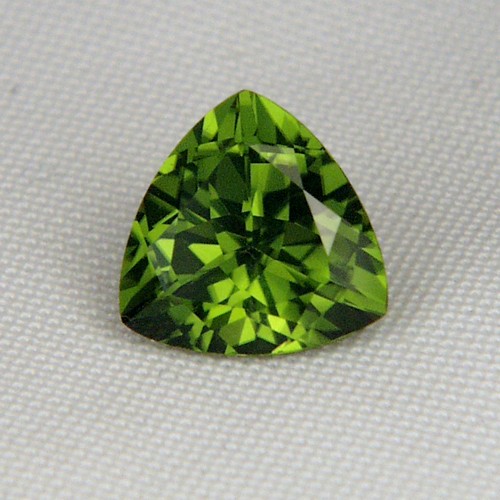 Top Gem Fine Cut and Color Arizona Peridot 3.40 ct  Litnon.com