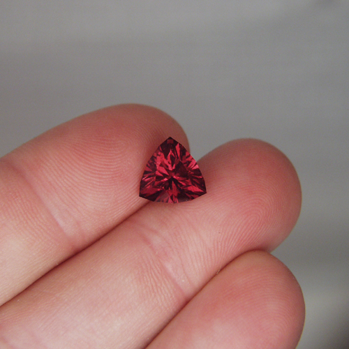 Top Cut and Color Tanga Rhodolite Garnet Tanzania  Litnon.com