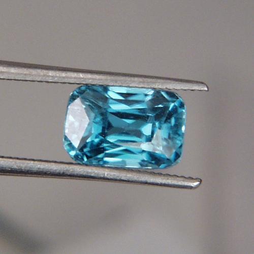 Top Gem Color Cambodian Blue Zircon 2.68 ct  Litnon.com