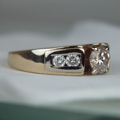 Estate Ladies I4 KT Diamond Ring 0.90ct tw  Litnon.com