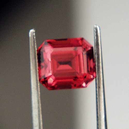Quality Tanga Rhodolite Garnet Tanzania 2.48ct  Litnon.com