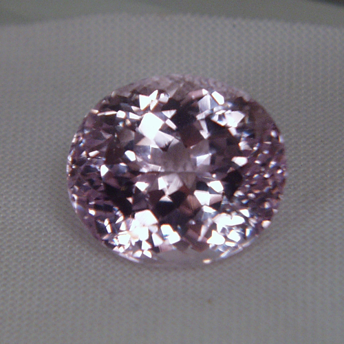 Top Cut Bright Pink Kunzite Afghanistan 28.05 ct  Litnon.com