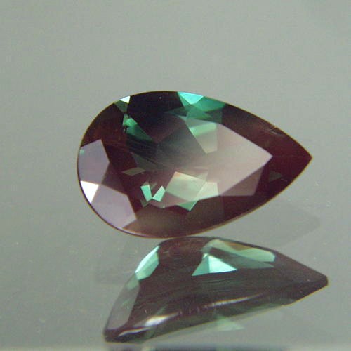 Bi-Color Green and Red Andesine Gemstone 2.43 ct  Litnon.com