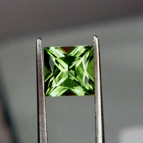  Bright and Pretty Princess Cut Arizona Peridot 1.82ct  Litnon.com